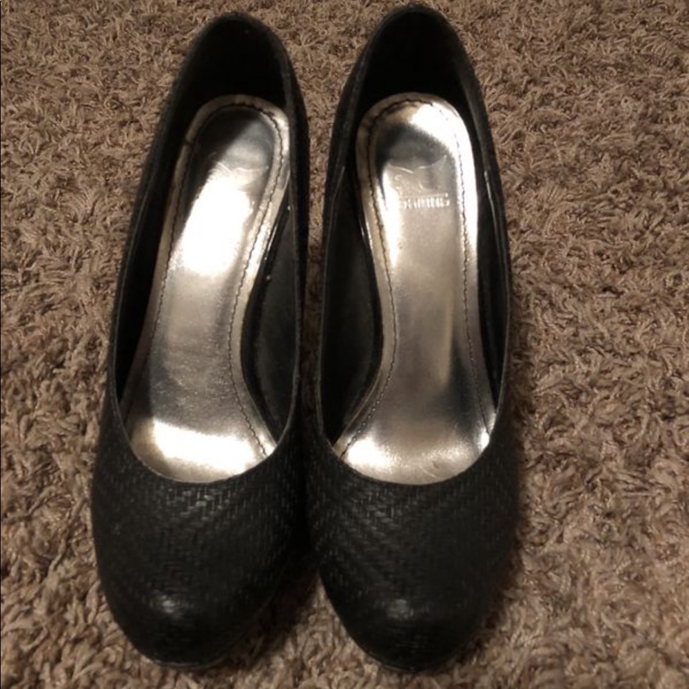 Shiek black heels